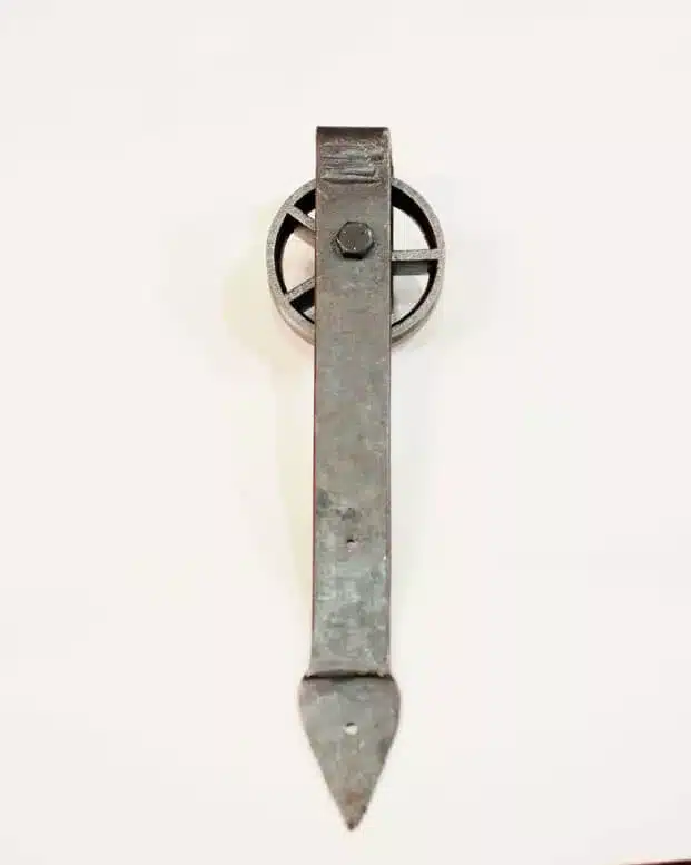 Attache & roue en fonte de porte de grange