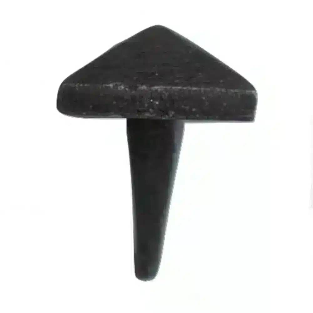 Clou tête pyramide