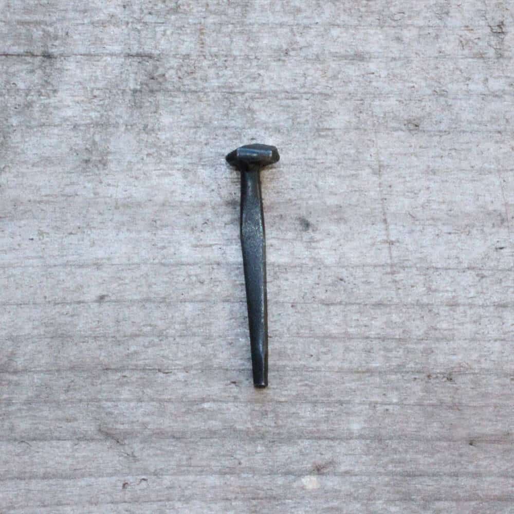 (1 lbs) Clous à tête martelé 2"