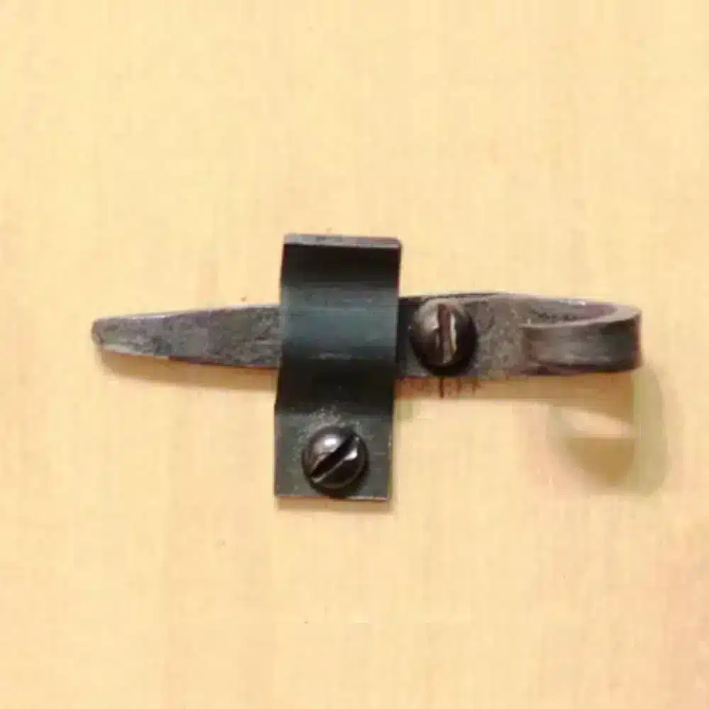 Loquet de fenêtre virolé