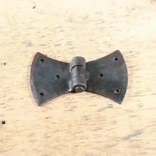 penture_forge_main_papillon_design