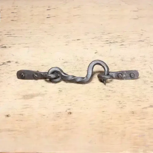crochet de porte en fer forgé