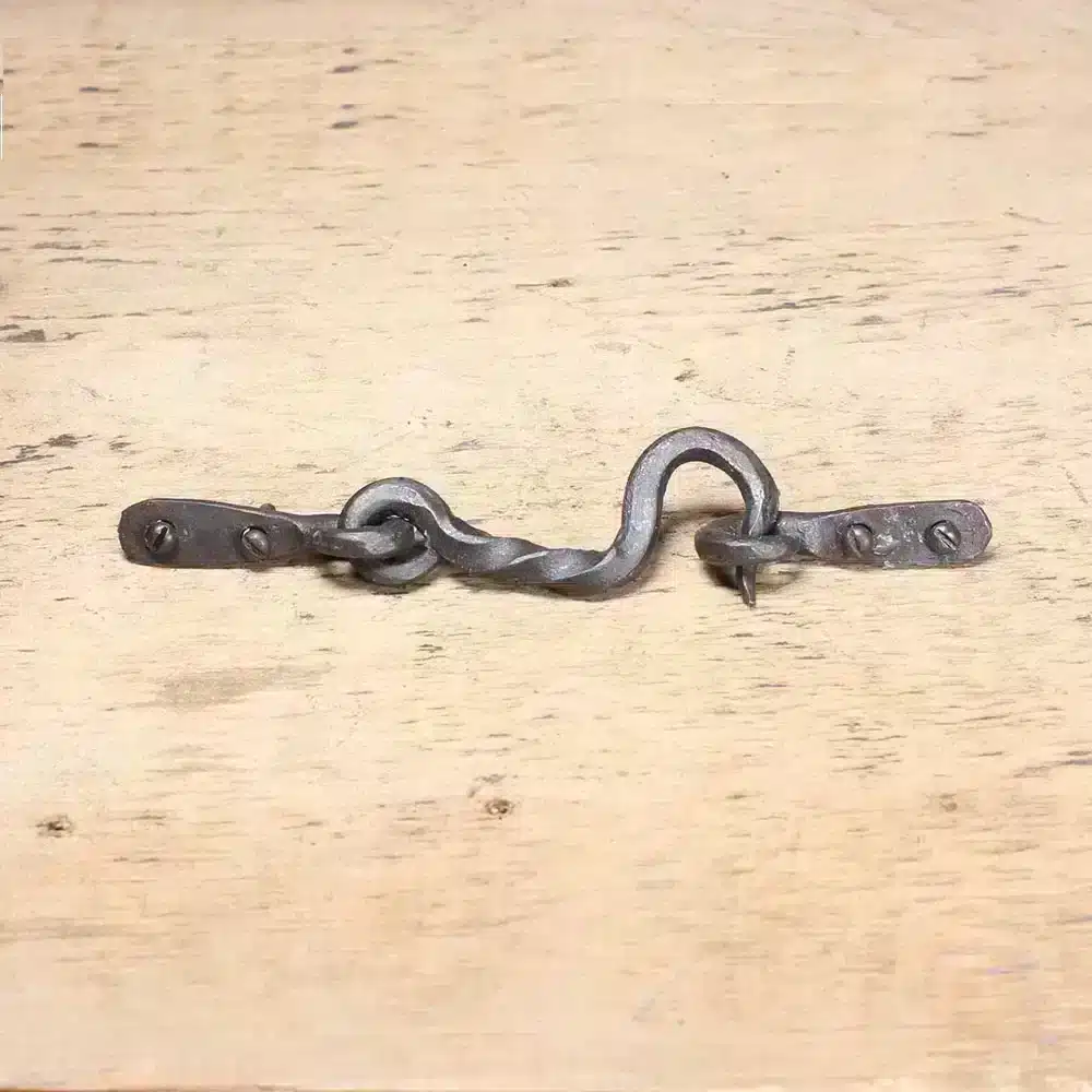 crochet de porte en fer forgé