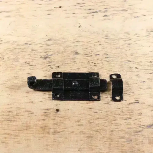 Verrou noir de surface en fer forgé